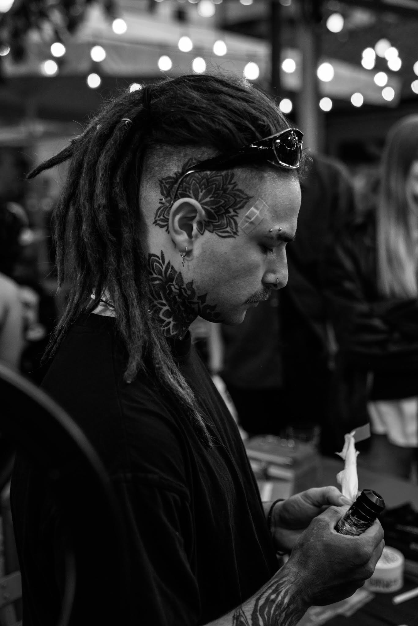 Σταύρος - Tattoo Artist με μοναδικό στυλ και προσοχή στη λεπτομέρεια